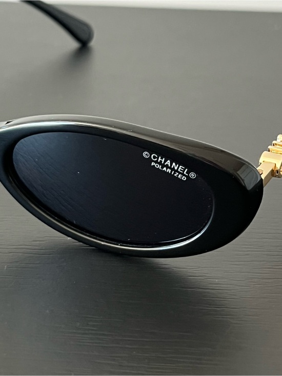 CHANEL Black Sunglasses with Gold Logo Temples main image 16